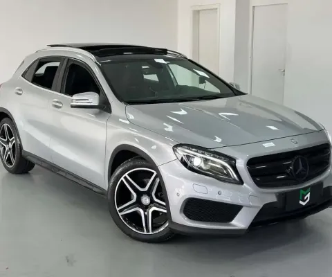 MERCEDES-BENZ GLA250 2015