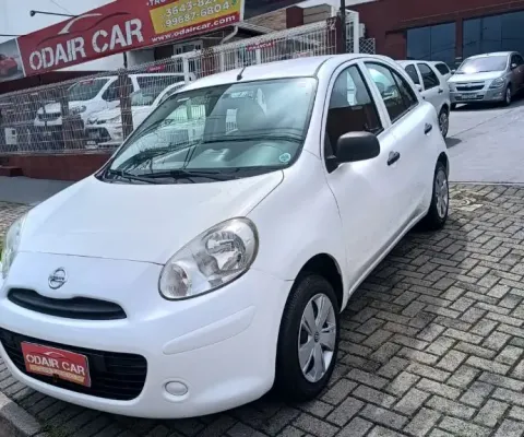 NISSAN MARCH 1.0 COMPLETO:AR CONDICIONADO, AR QUENTE, DIREÇÃO HIDRÁULICA, TRAVAS ELÉTRICAS, VIDROS E