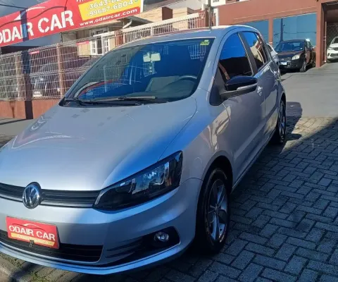 FOX CONNECT MB 1.6, CARRO COMPLETO E BAIXO KM. FINANCIO E PARCELO NO CARTÃO DE CRÉDITO.