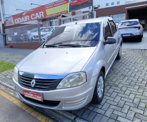 Logan completo, carro revisado! Faço simulação para financiamento