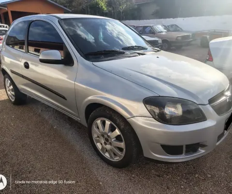 Celta LS 1.0 MPFI – 8 válvulas. Econômico, prático e confiável!