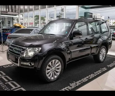 MITSUBISHI PAJERO FULL HPE 3.2TDI 200CV 4WD 7L C/TETO AUT./2019