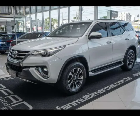 TOYOTA HILUX SW4 SRX DIAMOND 2.8TDI 177CV 4WD AUT./2019