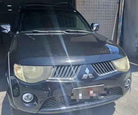TRITON 2010 3.2 DIESEL AUTOMÁTICA