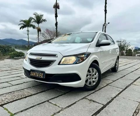 Chevrolet Prisma 1.4MT LT - Branca - 2014/2015