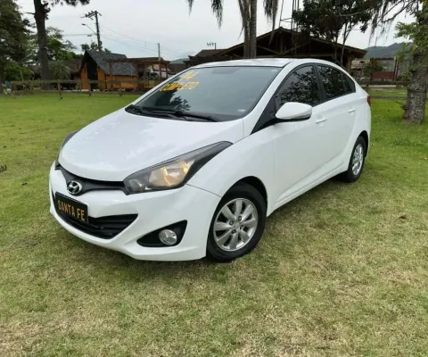 Hyundai HB20S 1.6 - Branca - 2013/2014