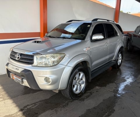 HILUX SW4 3.0 16V 4P SRV 4X4 7 LUGARES TURBO DIESEL AUTOMÁTICO ANO 2011