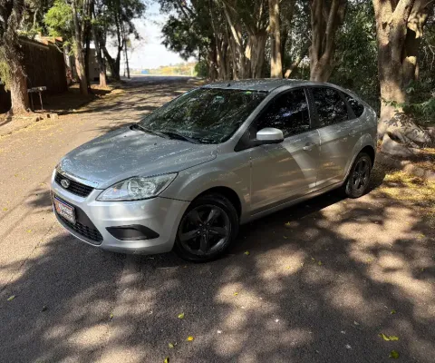 Ford Focus Hatch 2.0 Duratec – 2009 – Completo – R$ 35.900,00  