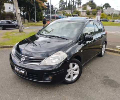 Nissan TIIDA SL 1.8 HATCH com Teto Solar - 2011