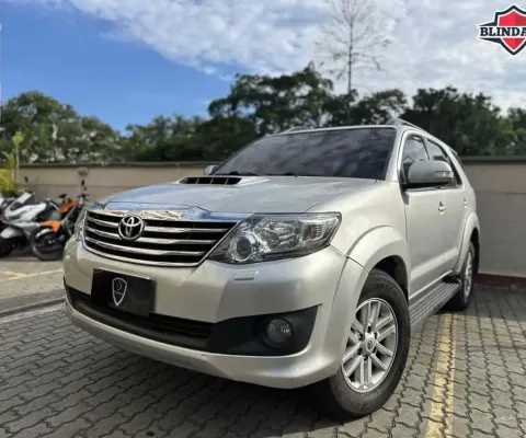 Toyota Hilux sw4 2015 3.0 srv 4x4 7 lugares 16v turbo intercooler diesel 4p automático