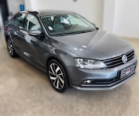 Volkswagem Jetta 1.4 TSI Confortline - Rodas do GLI - Pneus novos - Automatico - Bancos em couro - M