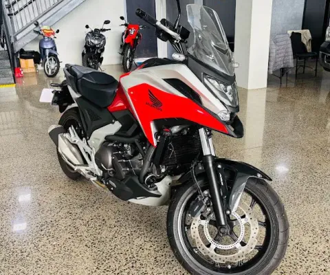 NC750X DCT - Cambio automatico - Apenas 4700km - Garantia Honda - Pneus novos 