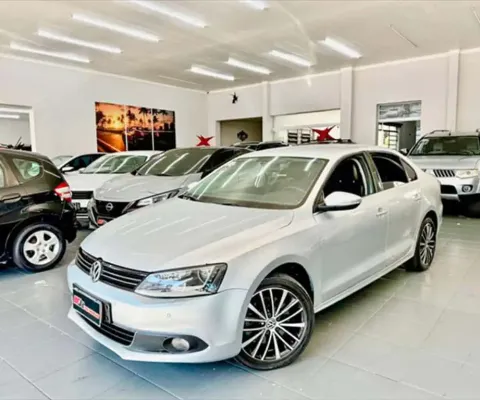 VOLKSWAGEN JETTA 2.0 TSI Highline 200cv - 2012/2013