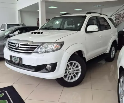 TOYOTA HILUX SW4 3.0 SRV 4X4 7 LUGARES 16V TURBO INTERCOOLER DIESEL 4P AUT 2015