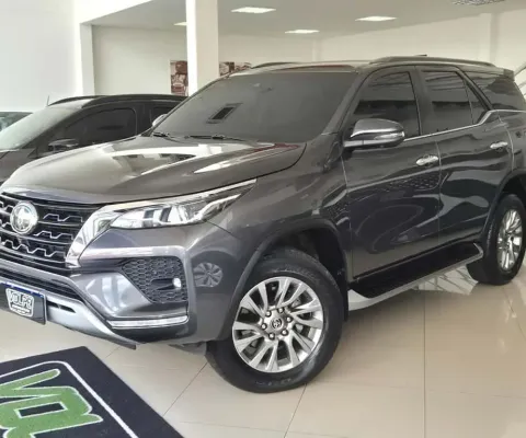 Toyota hilux sw4 srx 4x4 2.8 tb 4p diesel 2022