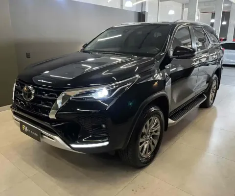 Toyota Hilux sw4 2022 2.8 d-4d turbo diesel srx 7l 4x4 automático