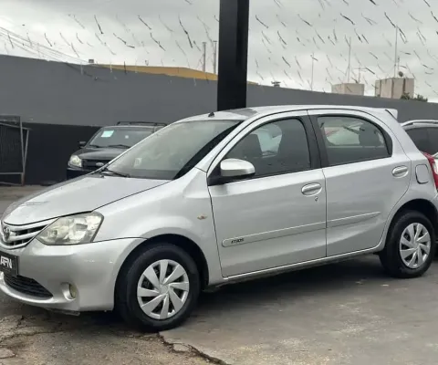 TOYOTA ETIOS HB XS 1.5 MANUAL 2014