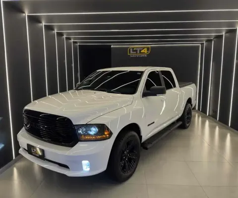 Ram Classic 2023 5.7 v8 gasolina laramie night edition cd 4x4 automático