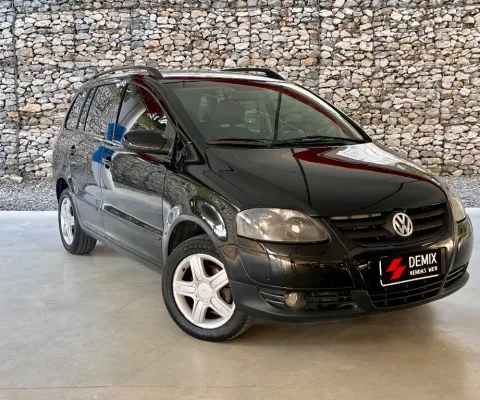 Spacefox 1.6 confort 8V 2008 manual completa (ar gelando)4 pneus novos-carro já teve retoque frontal