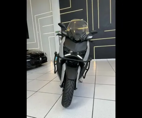 YAMAHA XMAX 250 CONNECTED 