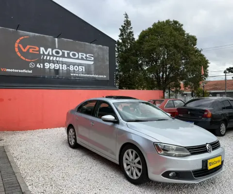 VW/JETTA COMFORTLINE 2.0 2013 AT COM TETO SOLAR!! 