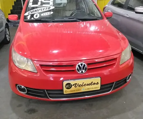 Carro bem conservado e de família pra passeio
