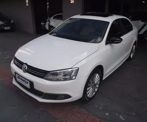 Volkswagen Jetta Highline 2.0 Turbo TSI Automático + Borboleta + Teto Solar 2013/2013 Branco