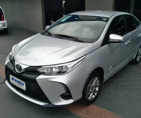 Toyota Yaris Sedan XS 1.5 Automático + Borboleta 2023/2024 Prata