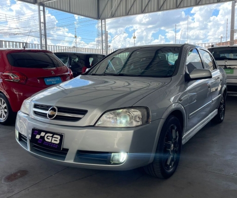 ASTRA SEDAN EM ÓTIMO ESTADO DE CONSERVAÇÃO