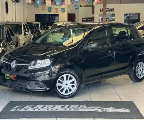  Espaçoso, confortável e econômico, o Sandero Expression é um hatch versátil, ideal para a cidade e 