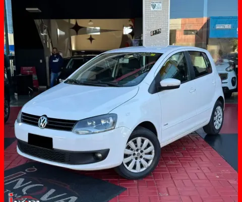 Fox 1.0 Mi Total Flex Completo 2014 C/ Manual e chave copia Financia 100%