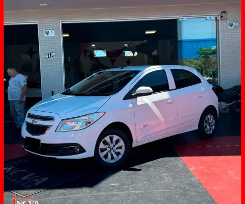 Chevrolet Onix Hatch LT 1.0 8V Flex Power Mec. 4P 2014