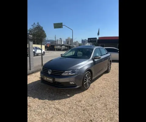 VOLKSWAGEN JETTA Highline 2.0 TSI 16V 4p Tiptronic