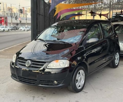 Volkswagen Fox Plus 1.6Mi/ 1.6Mi Total Flex 8V 4p  - Preta - 2009/2010