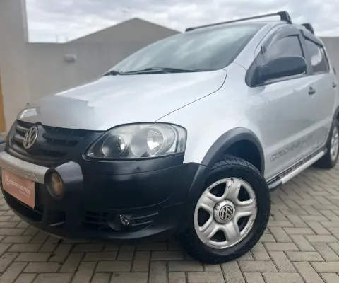 CROSS FOX com baixa kilometragem, veículo em excelente estado, vale a pena conferir!