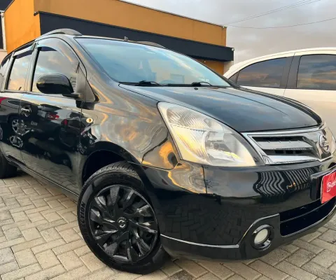 Nissan livina com interna caramelo, versão sl 1.8. Impecavel!!!