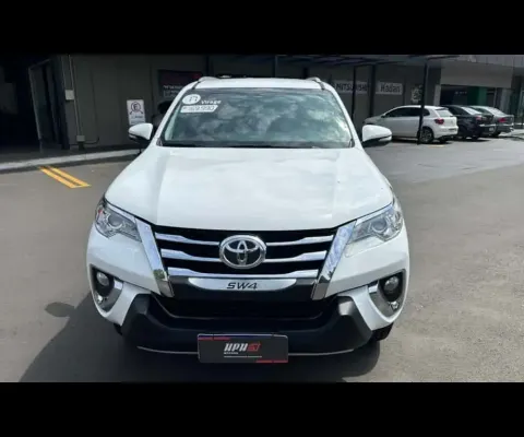 Toyota HILUX 2.7 SR 4X2 CD 16V FLEX 4P AUTOMÁTICO