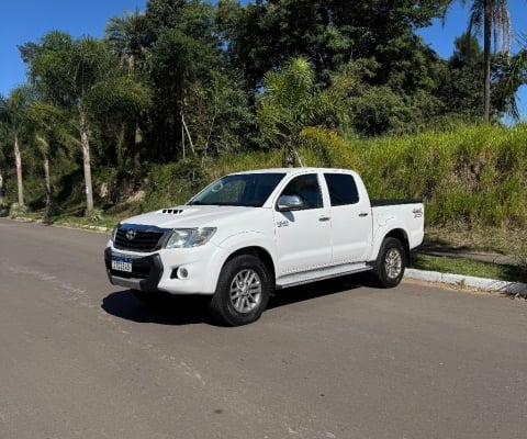 HILUX SRV 4x4 Diesel 2012 – FORÇA, CONFORTO E CONFIABILIDADE!