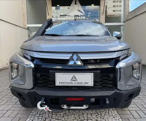 MITSUBISHI L200 TRITON 2.4 16V Turbo Sport Hpe-s CD 4X4 - 2022/2023