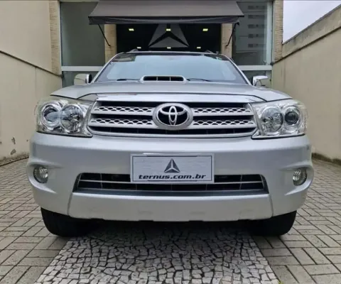 TOYOTA HILUX SW4 3.0 SRV 4X4 7 Lugares 16V Turbo Intercooler - 2010/2011