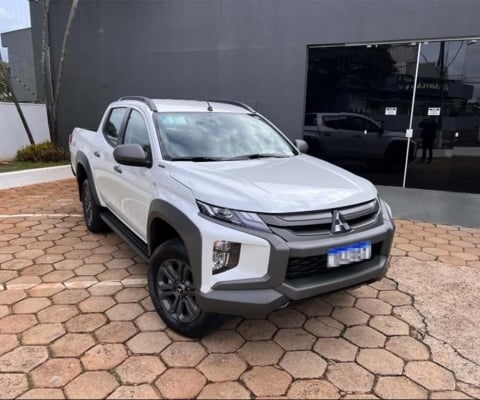 Mitsubishi L200 TRITON 2.4 16V TURBO DIESEL SPORT OUTDOOR PLUS CD 4P 4X4 AUTOMÁTICO