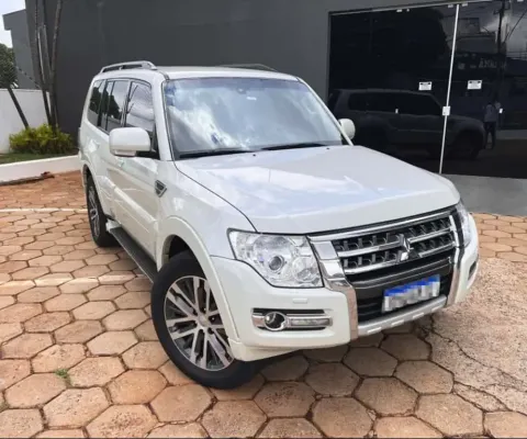 Mitsubishi PAJERO FULL 3.2 HPE 4X4 16V TURBO INTERCOOLER DIESEL 4P AUTOMÁTICO