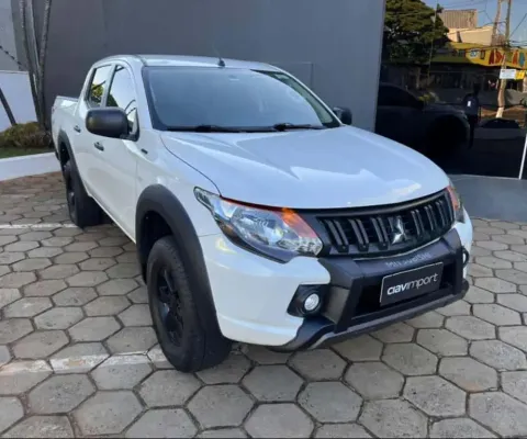Mitsubishi L200 TRITON 2.4 16V TURBO DIESEL OUTDOOR GLX CD 4X4 MANUAL