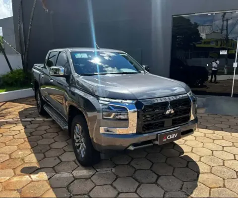 Mitsubishi TRITON 2.4 BITURBO DIESEL CD HPE-S 4X4 AUTOMÁTICO