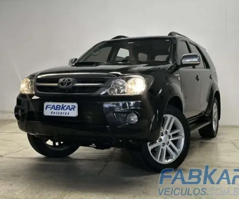 Toyota Hilux SW4 SRV D4-D 4x4 3.0 TDI Dies. Aut