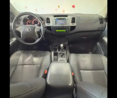 TOYOTA HILUX CD4X4 SRV 2012