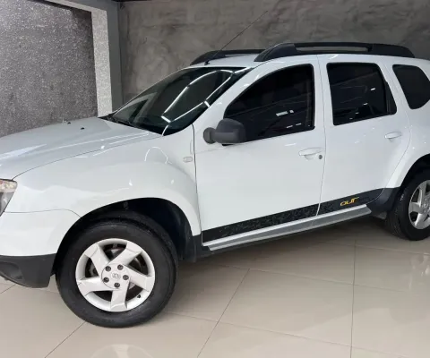 Renault Duster 1.6 cambio manual, ano 2015 completo.