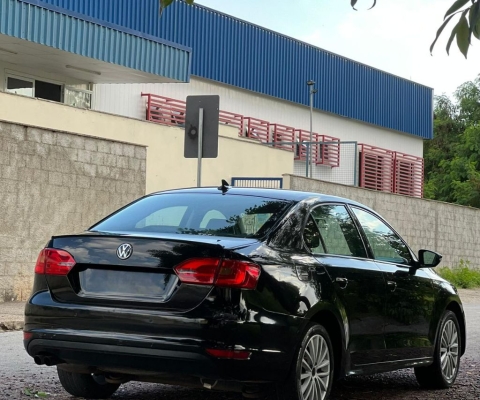 VOLKSWAGEN JETTA CONF. 2013 AUT