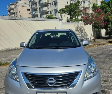 VERSA 2013 SV 1.6 FLEX/GNV  COMPLETO