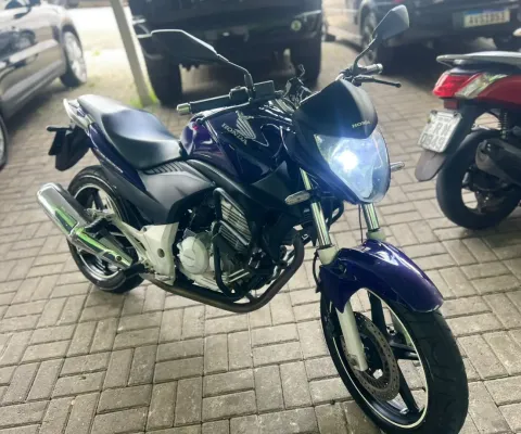  HONDA/CB 300R 2010/2011  291cc  ️Flex  ️Câmbio Manual  12.900,00